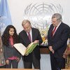 El Secretario General se ha reunido con el enviado especial de la ONU para educación y un grupo de activistas jóvenes que solicitan una mayor y mejor financiación de la enseñanza.